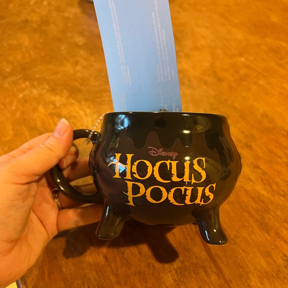 Hocus Pocus Color Change Cauldron Mug with Spoon NWT Disney